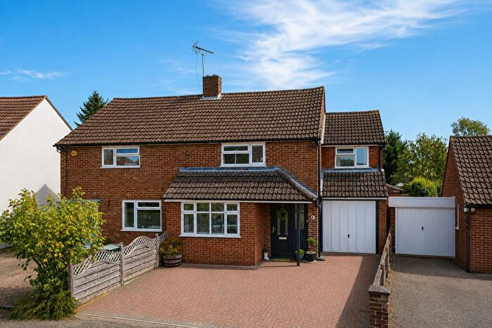 4 Bedroom Semi-Detached House For Sale In Adstone Road, Caddington, LU1