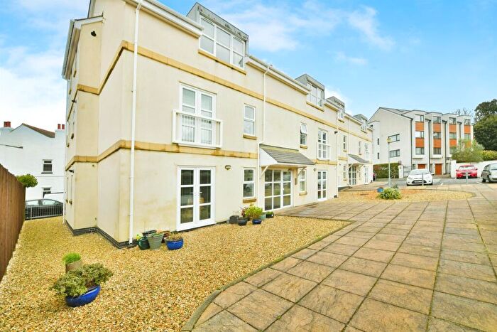 2 Bedroom Flat For Sale In Hawkers Lane, Plymouth, PL3