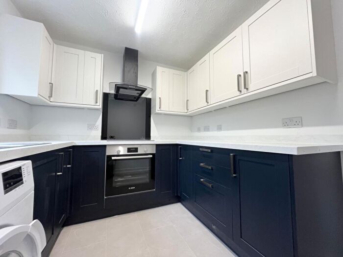 2 Bedroom Apartment To Rent In Tonnelier Road, Dunkirk, Nottingham, NG7