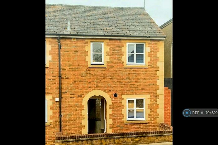 2 Bedroom Semi-Detached House To Rent In Swan Lane, Faringdon, SN7