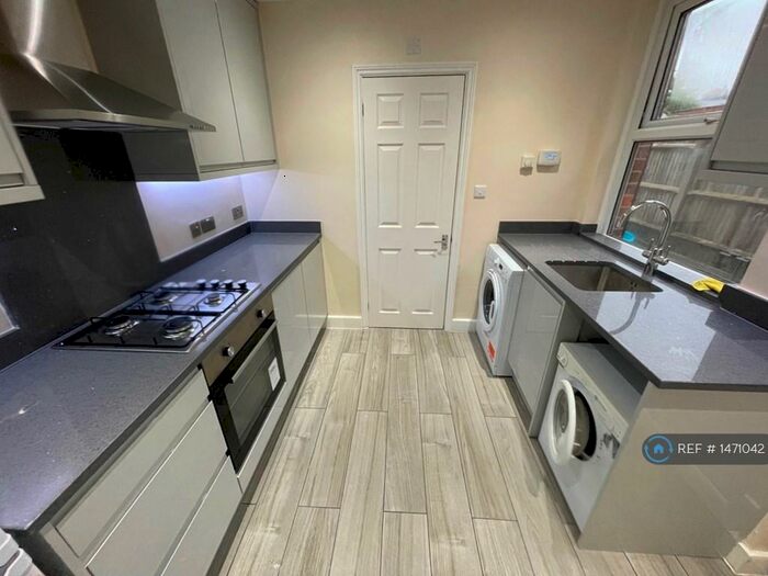 1 Bedroom Flat To Rent In St. Georges Road, Reading, RG30