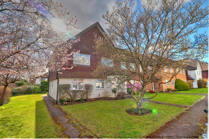 2 Bedroom Flat To Rent In Eskdale Lodge, Lexham Gardens, Amersham, HP6