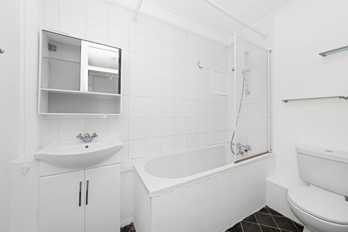 2 Bedroom Flat For Sale In East Surrey Grove, Peckham, SE15