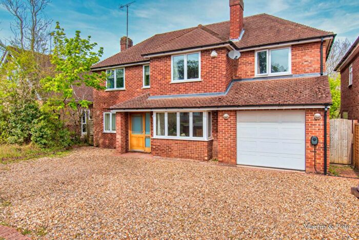 5 Bedroom Detached House For Sale In Redhatch Drive, Earley, Reading, RG6