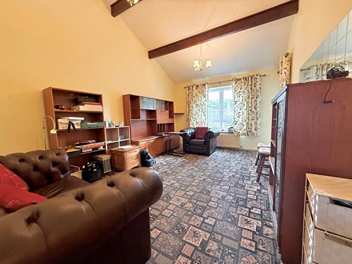 2 Bedroom Terraced Bungalow For Sale In Ferndale, Hedge End, Southampton, SO30