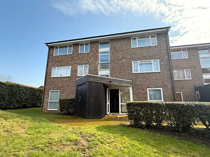 2 Bedroom Flat For Sale In Dyke Drive, Orpington, BR5