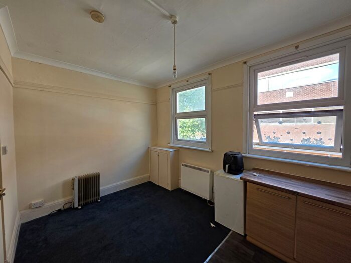 Studio To Rent In Ripple Road, Barking, Ilford, Ig1