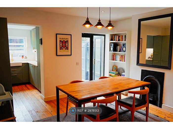 2 Bedroom End Of Terrace House To Rent In Wells St, Bristol, BS3