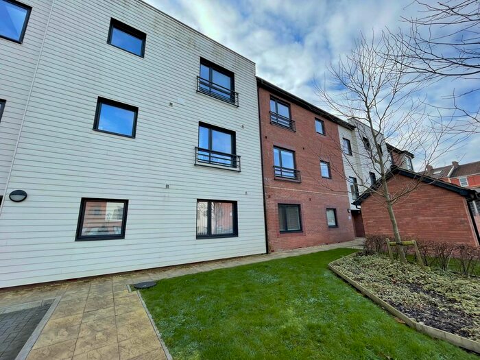 1 Bedroom Flat To Rent In Elmtree Way, Kingswood, Bristol, BS15