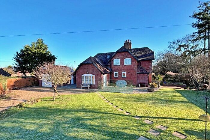 3 Bedroom Semi-Detached House For Sale In Gaunts, Wimborne, BH21