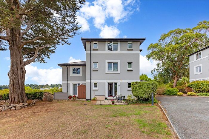 1 Bedroom Flat For Sale In Thurlow Road, Torquay, Devon, TQ1