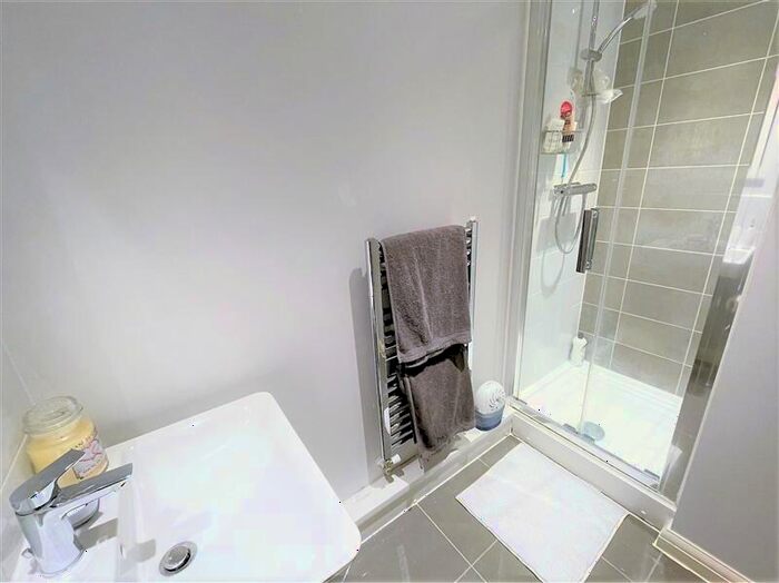 2 Bedroom Apartment To Rent In Oxleaze Way, Paulton, BS39