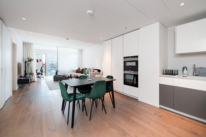 1 Bedroom Flat To Rent In L-, Electric Boulevard, Battersea, SW11