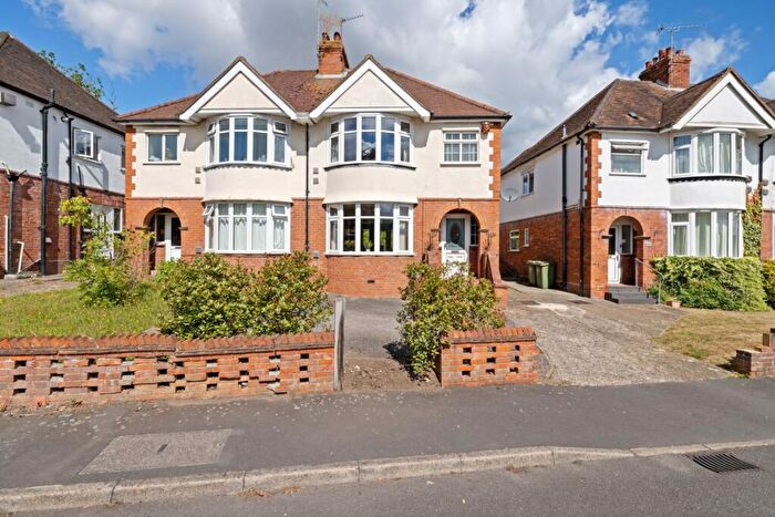 3 Bedroom Semi-Detached House For Sale In Beckingham Road, Guildford, GU2