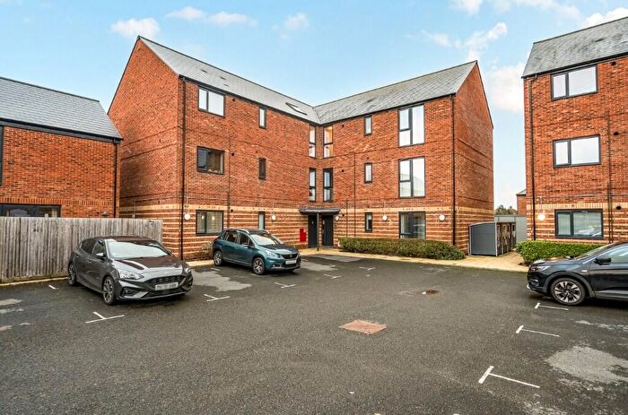 2 Bedroom Flat For Sale In Argus Road, Lee-On-The-Solent, PO13