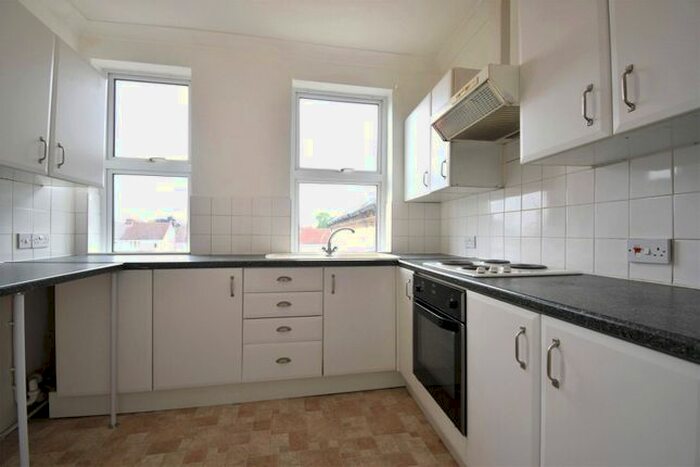 2 Bedroom Flat To Rent In Lynchford Road, Farnborough, Hampshire, GU14