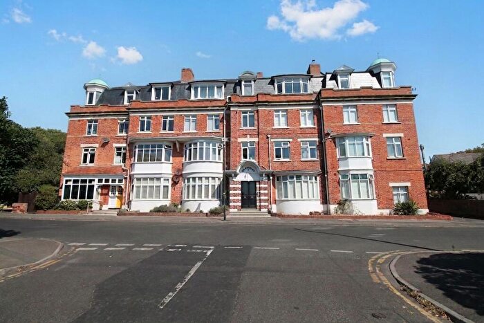 1 Bedroom Flat To Rent In Pine Avenue, De Gresley, BH6