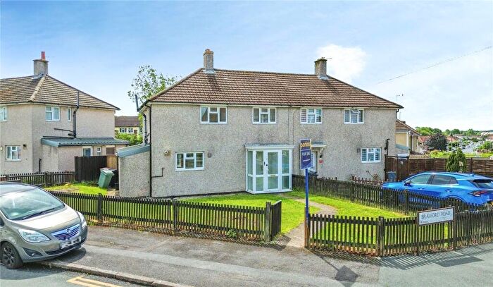 3 Bedroom Semi-Detached House For Sale In Brayford Road, Reading, Berkshire, RG2