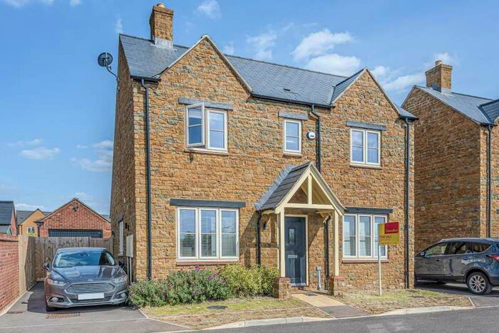 4 Bedroom Detached House To Rent In George Parish Road, Banbury, OX16