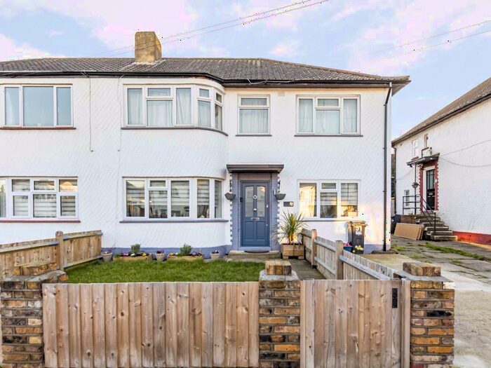 2 Bedroom Maisonette To Rent In Otterburn Gardens, Isleworth, TW7