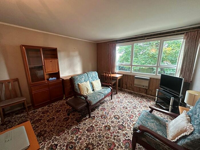 1 Bedroom Flat For Sale In Limberlost Close, Handsworth Wood, Birmingham, B20