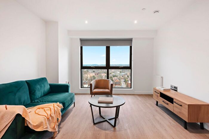 1 Bedroom Flat To Rent In Sienna House, SM1