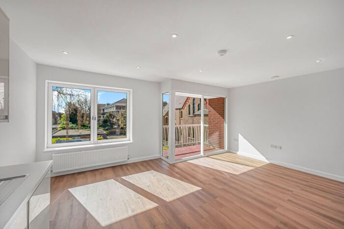 1 Bedroom Flat To Rent In Chiswick High Road, Turnham Green, W4