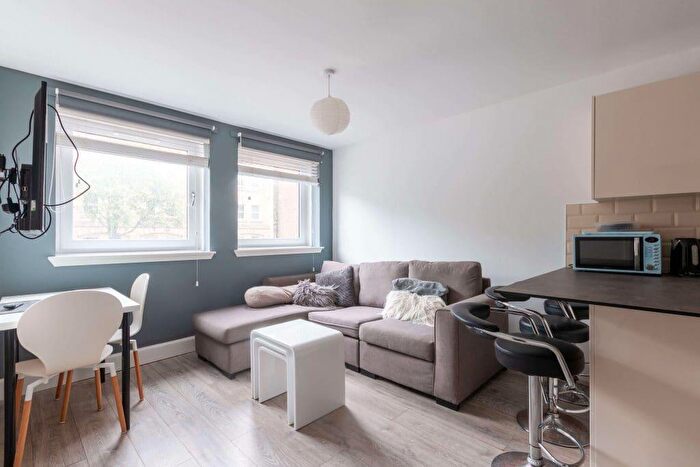 2 Bedroom Flat To Rent In P St Leonards Street, Edinburgh, EH8