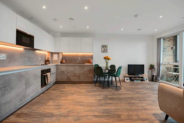 1 Bedroom Flat To Rent In Drydock Square, Barking, IG11