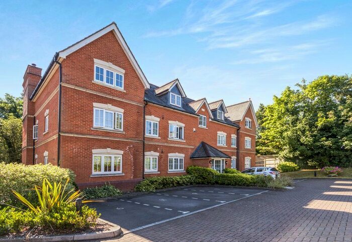 2 Bedroom Flat To Rent In Sunninghill Road, Ascot, SL5