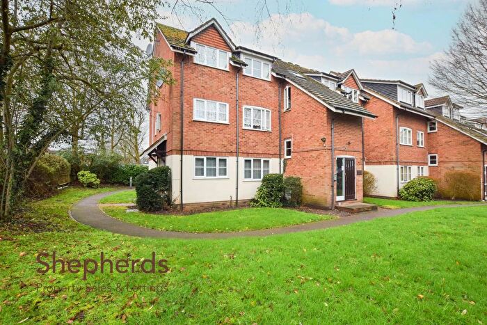 2 Bedroom Maisonette For Sale In Flamstead End Road, West Cheshunt, EN8