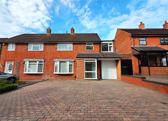 4 Bedroom Semi-Detached House To Rent In Shenley Lane, Selly Oak, Birmingham, B29