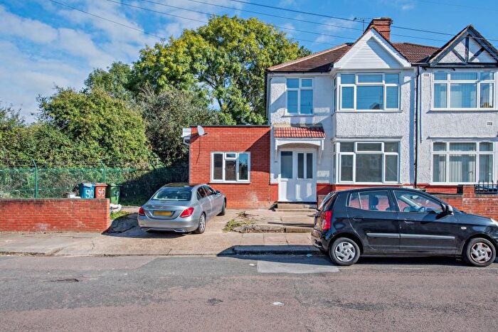 5 Bedroom Semi-Detached House To Rent In Bouverie Road, Harrow, HA1