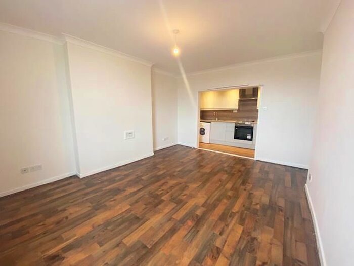 2 Bedroom Flat To Rent In Earls Court Road, Earls Court, SW5