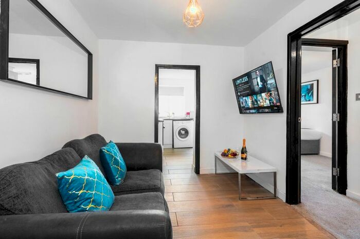 5 Bedroom Flat To Rent In Meadway, Birmingham, B33