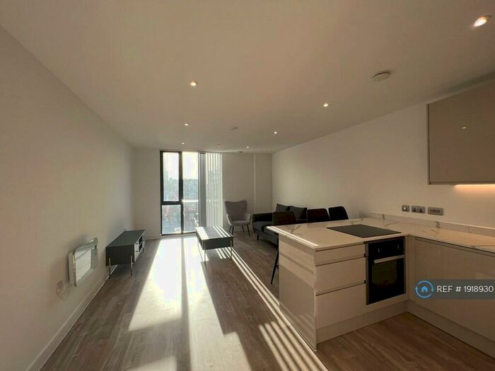 1 Bedroom Flat To Rent In Queen Street, Manchester, M3
