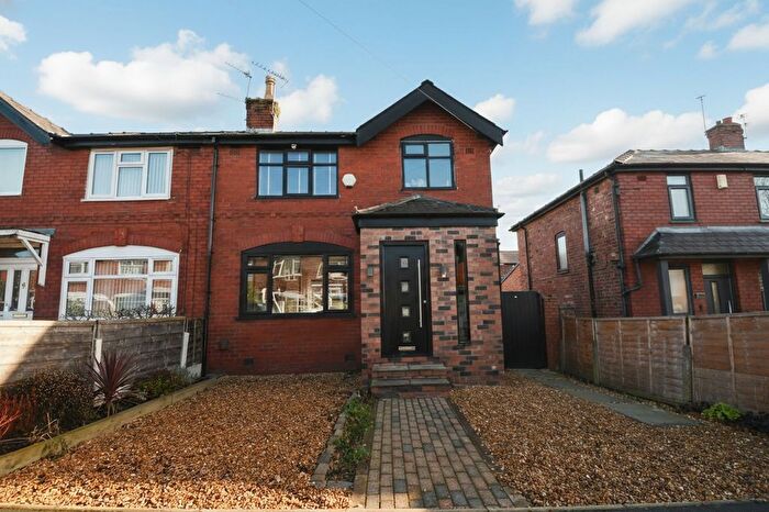 3 Bedroom Semi Detached House For Sale In Overlinks Drive, Salford, M6
