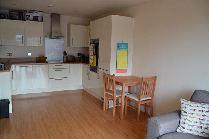 2 Bedroom Apartment To Rent In West Street, Newbury, Berkshire, RG14