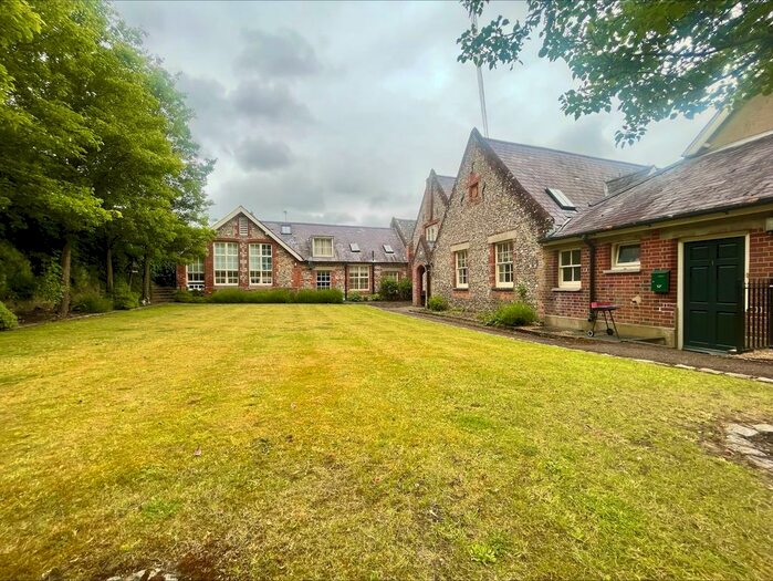 2 Bedroom Flat To Rent In Fair Close, Whitchurch, RG28