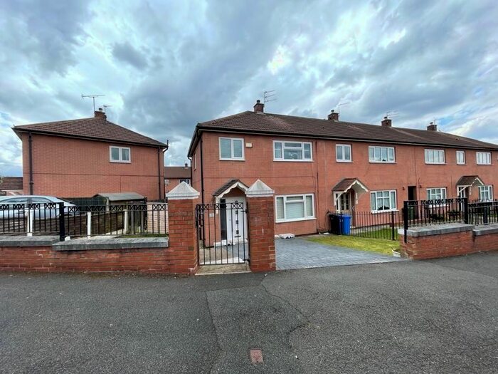 3 Bedroom Semi-Detached House To Rent In Rutland Street, Hyde, SK14