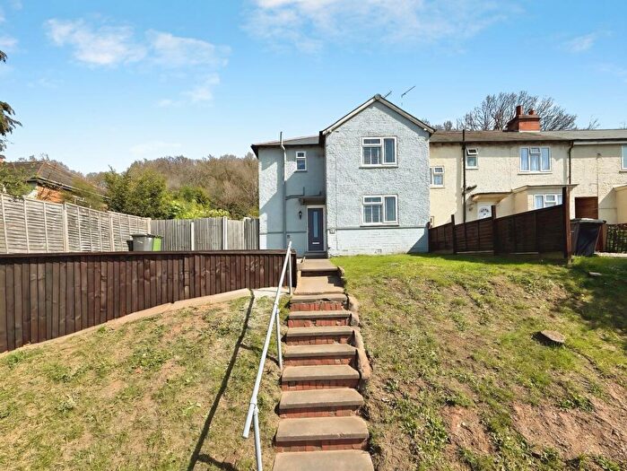 3 Bedroom Semi Detached House For Sale In Worcester Road, Kidderminster, DY10