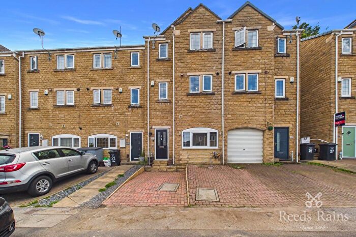 4 Bedroom Terraced House For Sale In Princeton Close, Pellon, Halifax, West Yorkshire, HX2