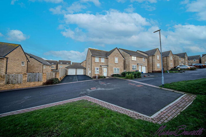 4 Bedroom Detached House For Sale In Clayton, Bradford, BD14