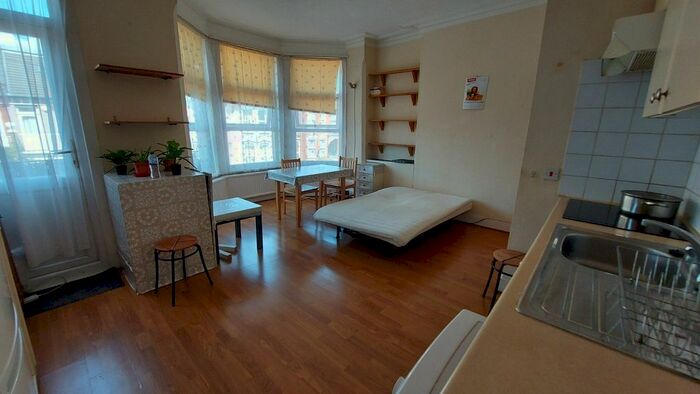 Studio To Rent In Sylvan Avenue, London, N22