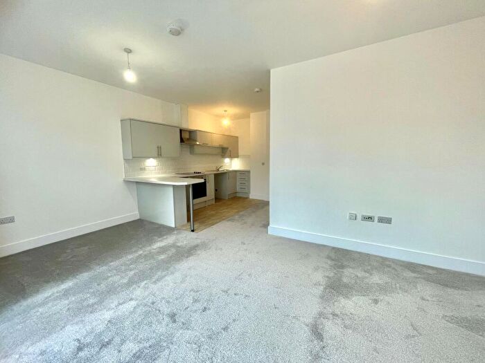 1 Bedroom Flat To Rent In Fernwood Court, BH1