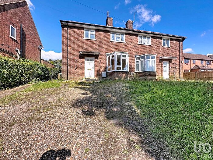 3 Bedroom Semi-Detached House For Sale In Moors Ley, Stevenage, SG2