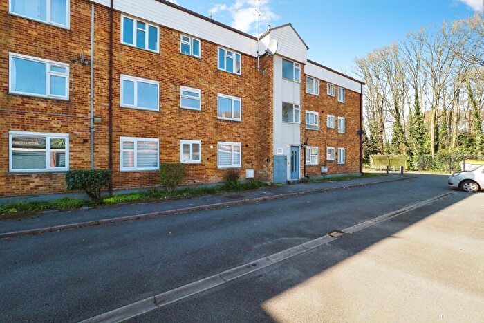 2 Bedroom Flat For Sale In Capitol Court, Wollaton, Nottingham, NG8