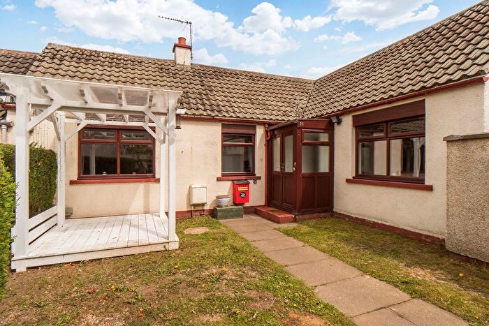 3 Bedroom Semi-Detached House For Sale In Limeylands Crescent, Ormiston, EH35