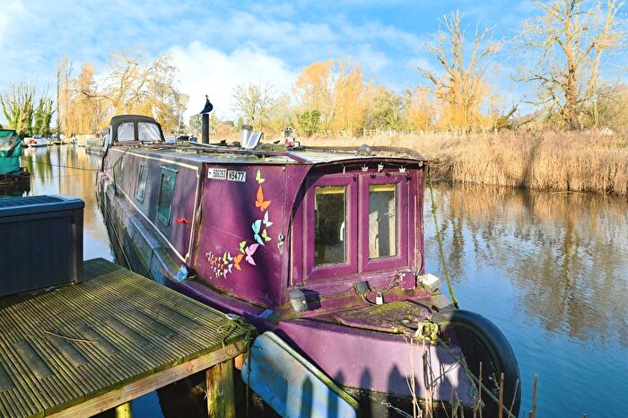 1 Bedroom Houseboat For Sale In Bridge Road, Stoke Ferry, King's Lynn, PE33