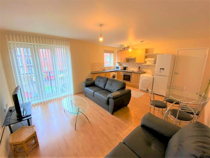 2 Bedroom Flat To Rent In Hessel Street, Salford, M50